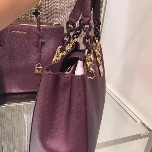 Michael Kors medium size Cynthia satchel bag NWT